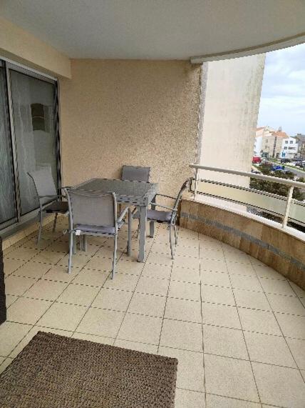 Appartement 2 Pieces Avec Une Grande Terrasse, 3 Etoiles, Wifi, Box Pour Vehicule Et Velos Ле-Сабль-д'Олонн Екстер'єр фото